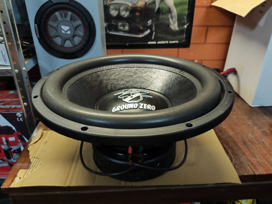 Продавам комплект субуфер, усилвател, кондензатор и инсталация