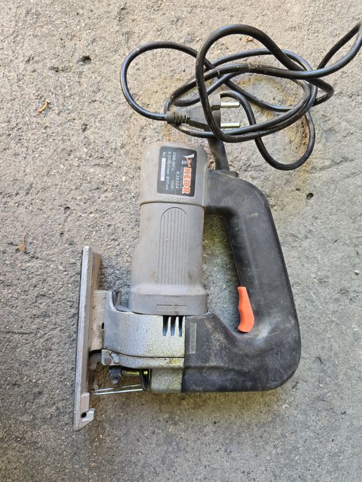 Продаю лобзик электрический.