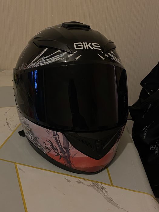 Продаю шлем Gike
