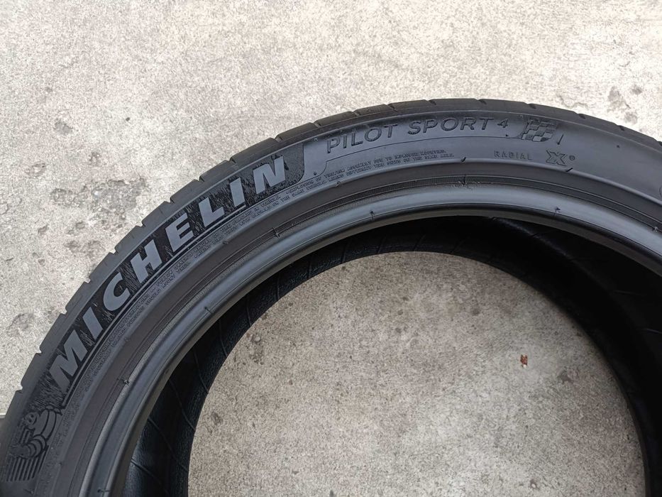O anvelopa de vara 245 40 19 michelin pilot sport 4  dot 2021