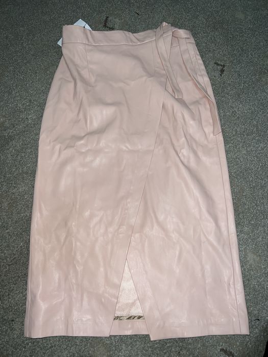 Юбка на запах из экокожи на флисе розовая новая