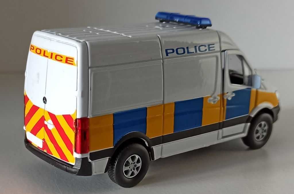 Macheta Mercedes Sprinter Panel Van MK2 FL 2015 Police - Welly 1/36