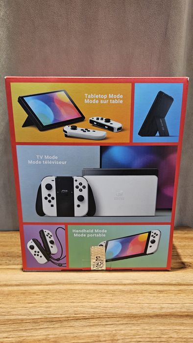 Nintendo switch white OLED 64GB