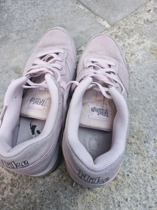 Маратонки найк много запазени