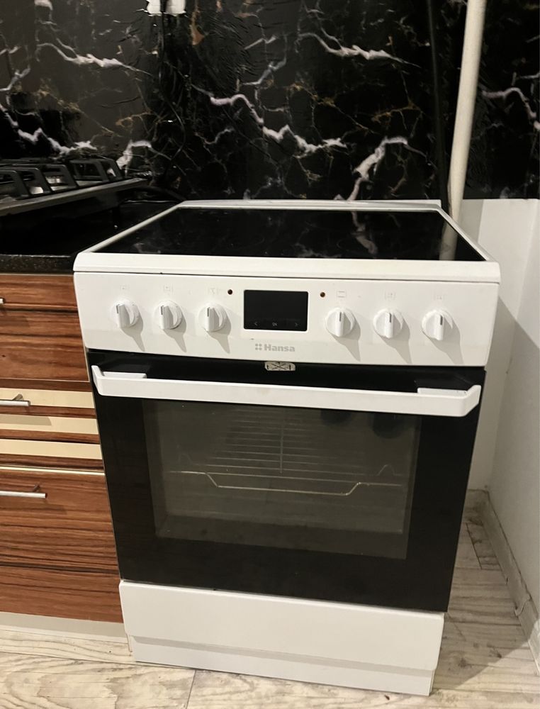 Плита и духовка отлично работает , 40 тысяч