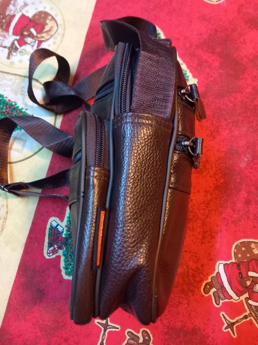 Geanta de.   piele
