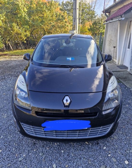 Renault Grande Scenic 3, cu 7 locuri.