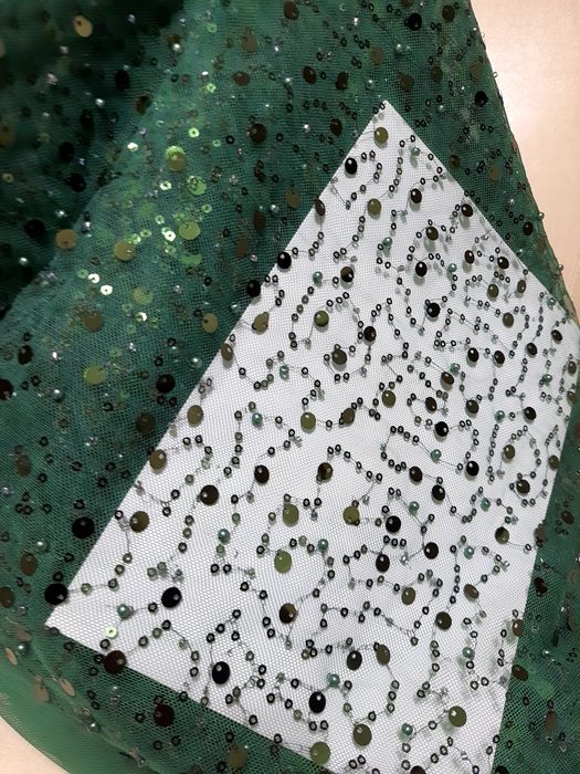 Tulle accesorizat cu paiete si margele, 460 × 160 cm