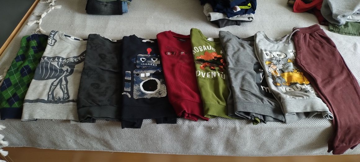 Дрехи за момче(панталони,ризи,тениски,грейка,ветровка)