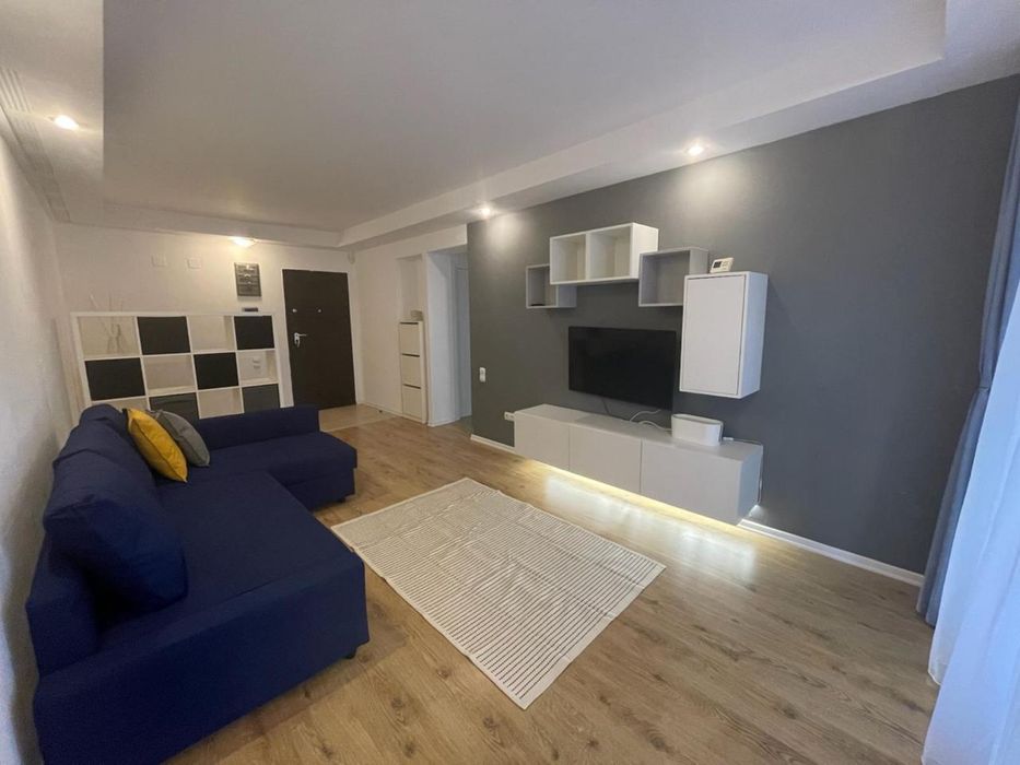 Cosmopolis, închiriez apartament 2 camere, parter cu gradina