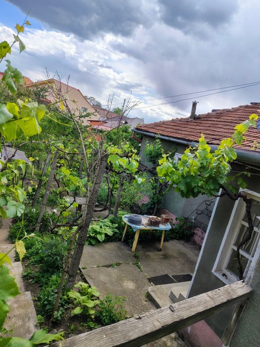 Casa in Oradea vânzare ,str Izvorului.Ocazie !87000€