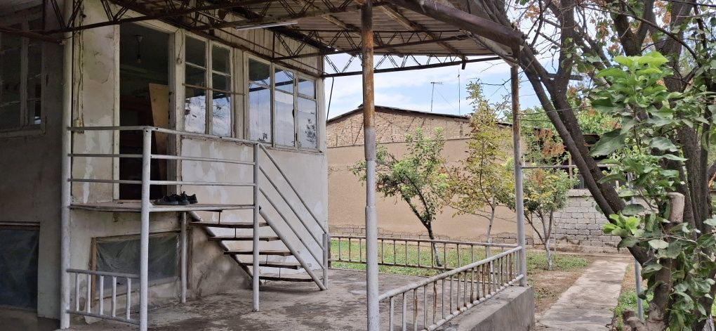 Nazarbek Hovli sotiladi