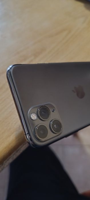 iPhone 11 Pro -перфектен
