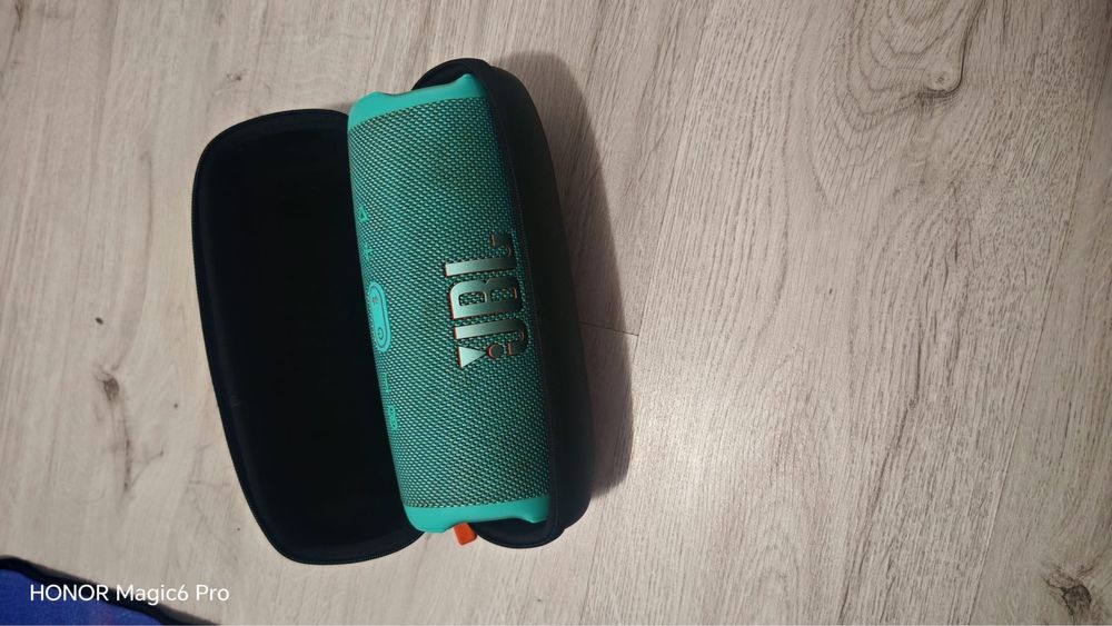 JBL  Charge     5