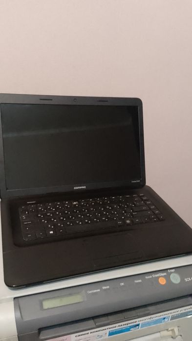 Ноутбук 8/500гб аряд держит