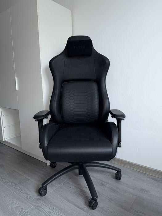 Scaun gaming Razer Iskur, Negru