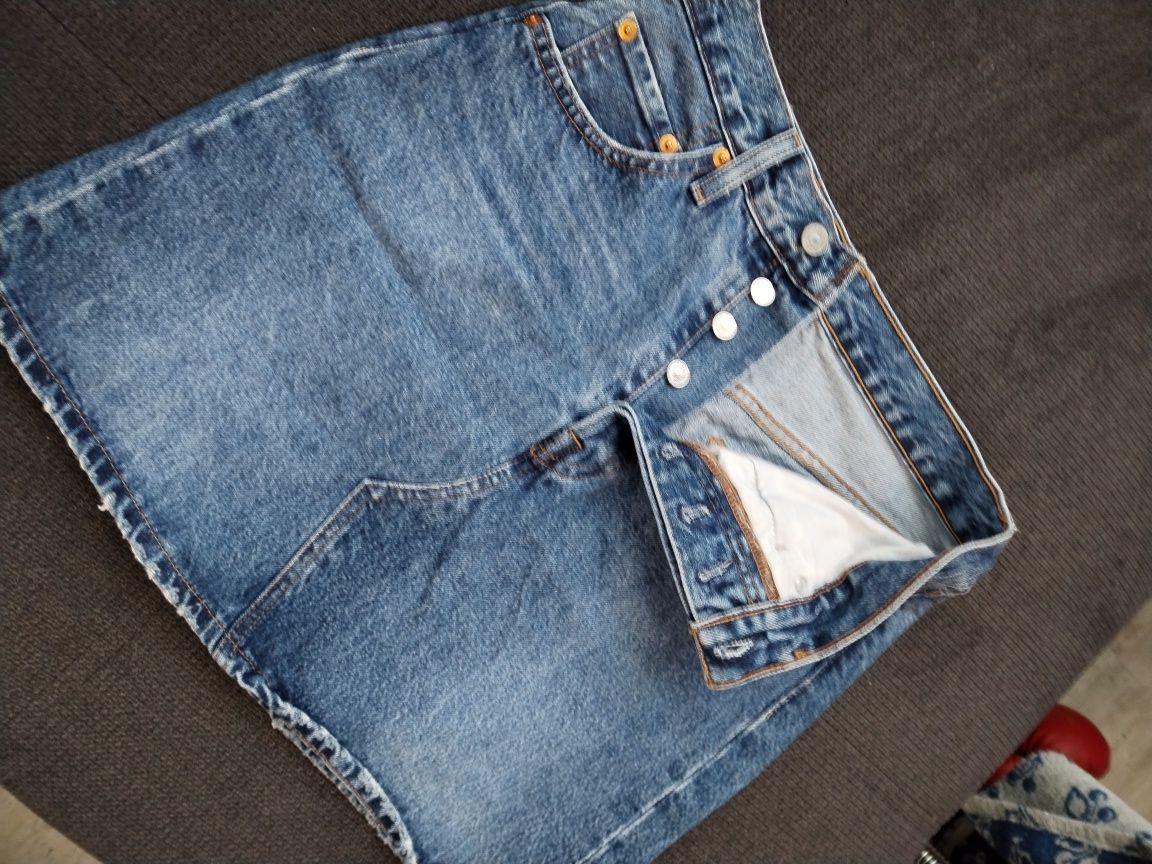 Нова дънкова пола Levi's, Diesel