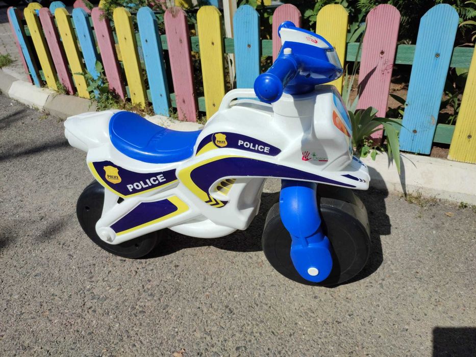 Motocicleta de politie cu sunete si lumini
