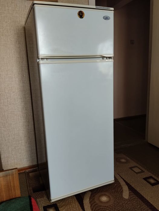 Холодильник Атлант 2-х камерный.