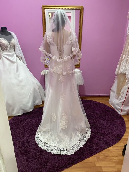 Rochie mireasa cu corset reglabil, purtata in 2023