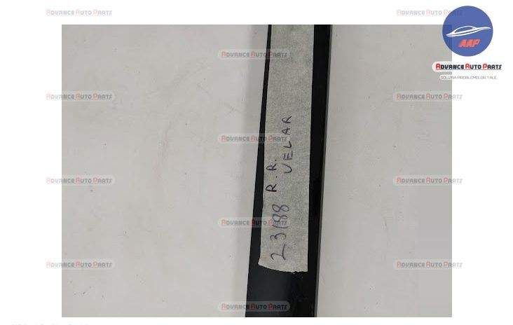 Орнамент Стълб Предно Стъкло Дясна Страна Оригинален Ланд Ровер / Land