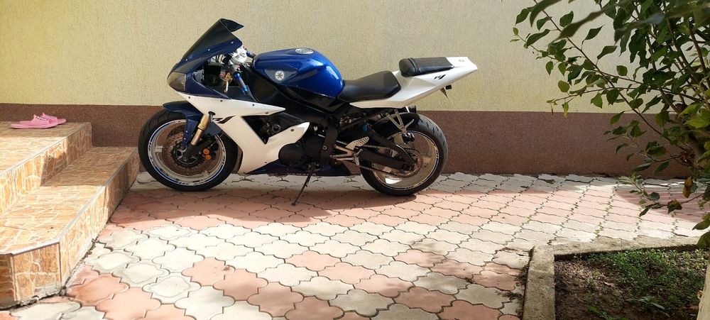 Motocicleta yamaha r1