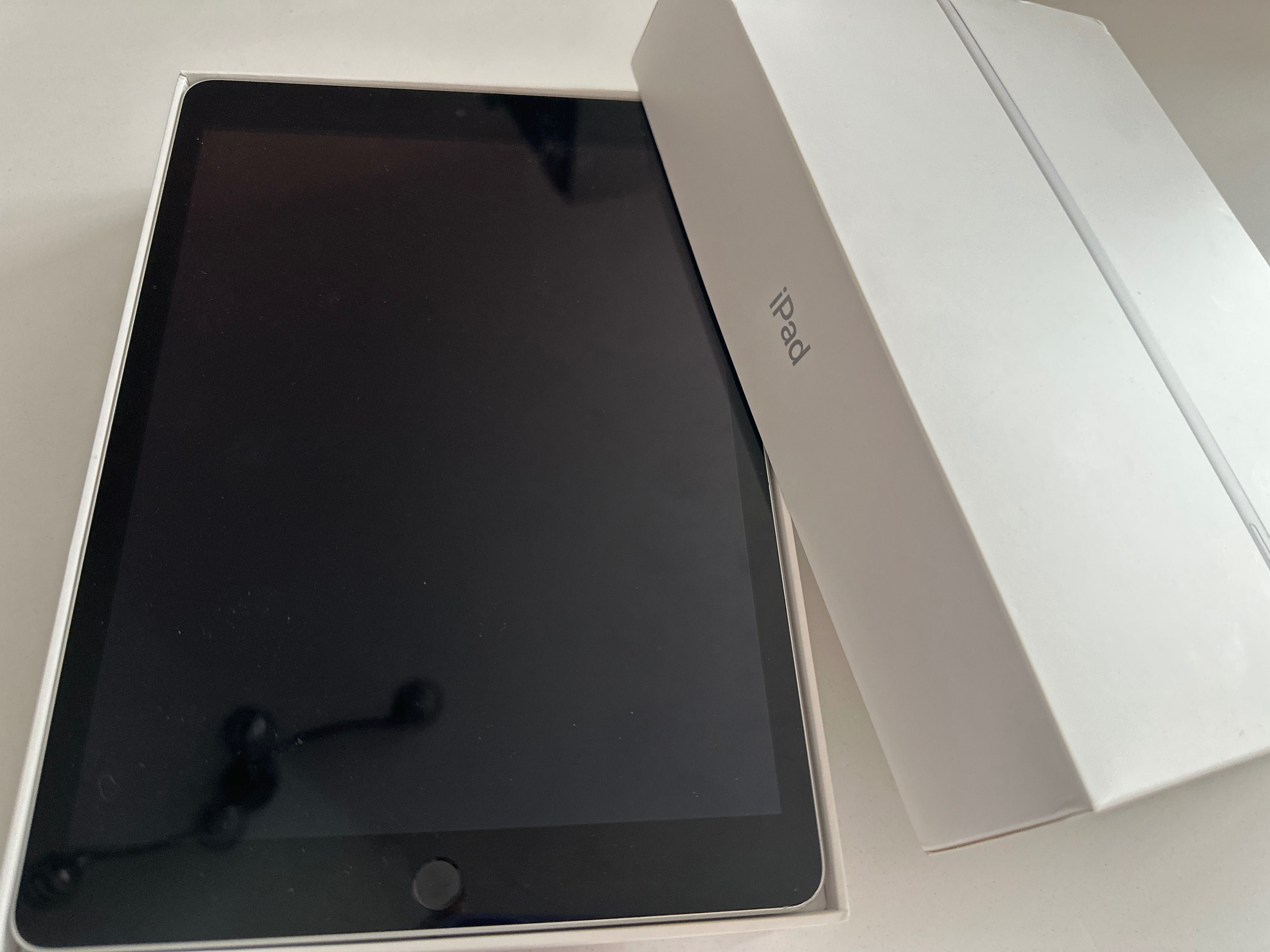 Apple  ipod 9 WiFi tablet