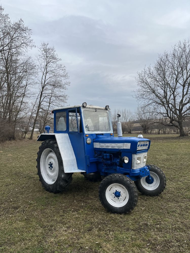 Vănd tractor Ford  4000