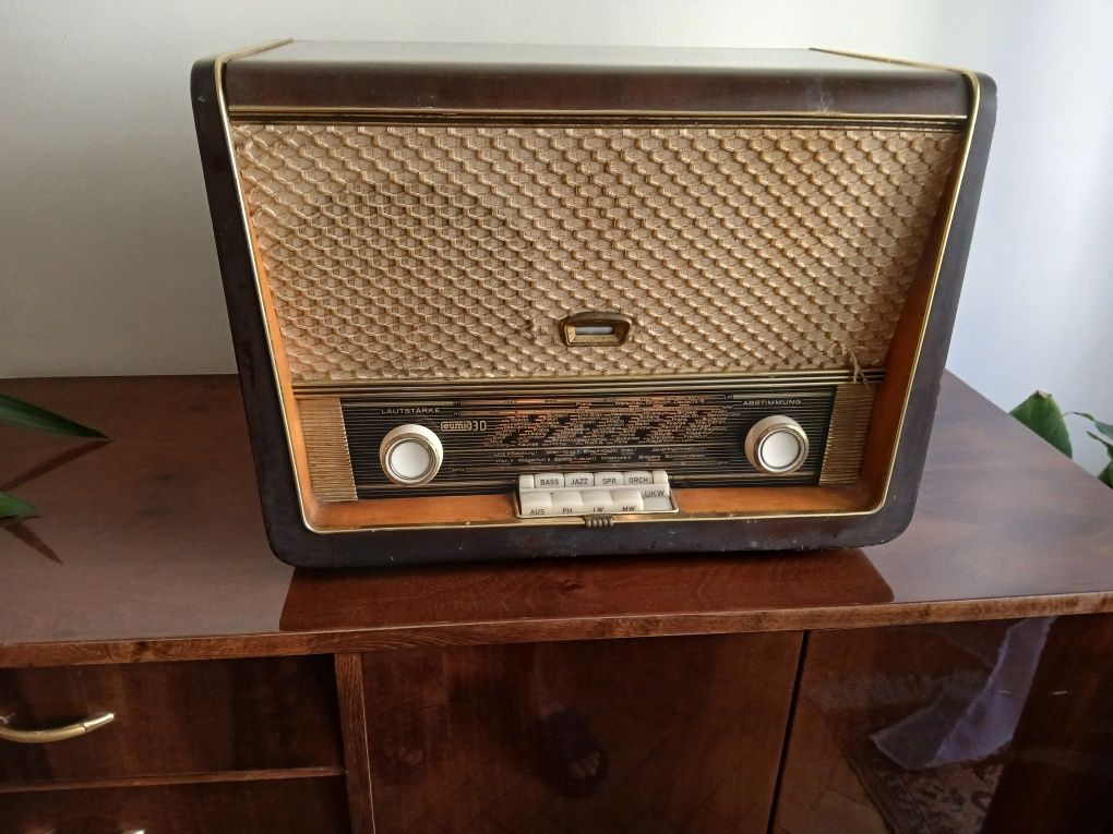 Radio cu lămpi si pick up,,Eumig,tip Phono Eumig 3D 386W,Austria 1960