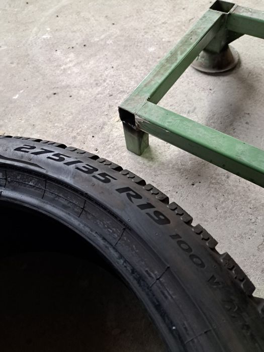 2 anvelope iarnă 275 35 r19 Pirelli