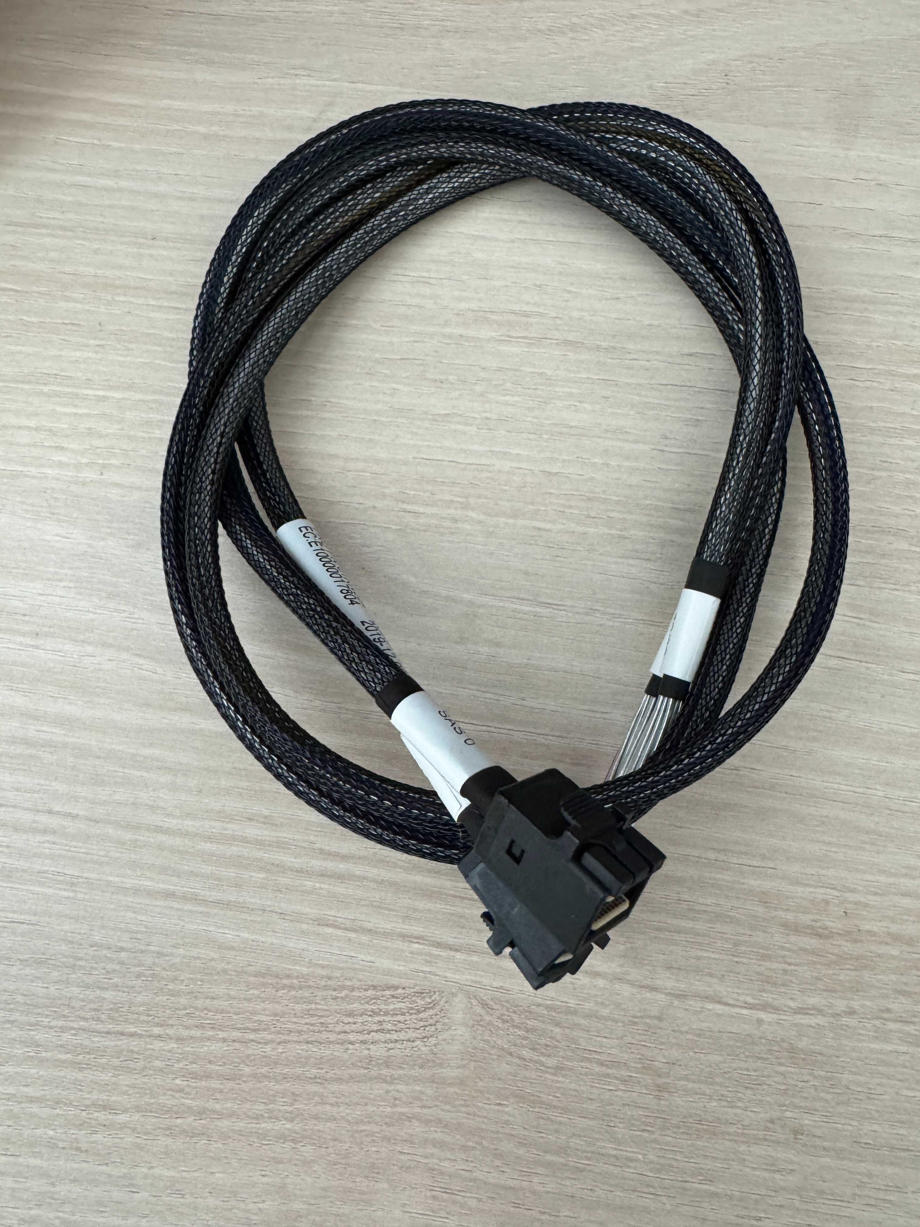 cablu mini SAS la mini SAS