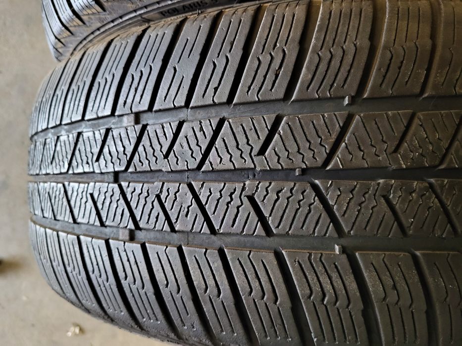 2 anvelope 215 55 R 17 Barum iarna