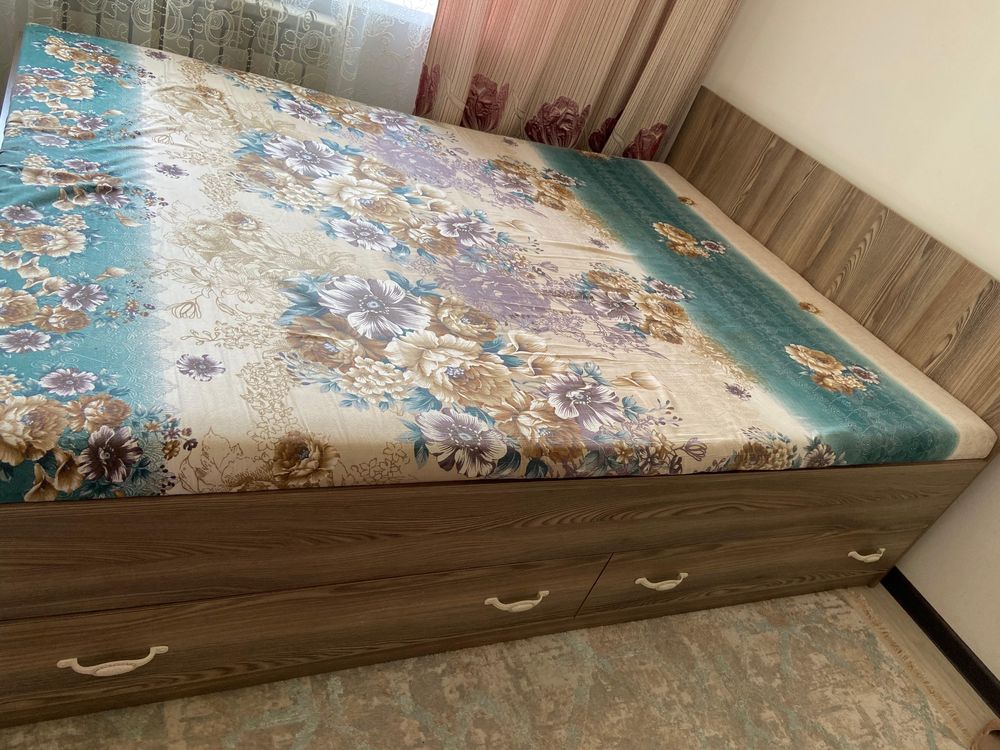 Продается кровать размером 150х200