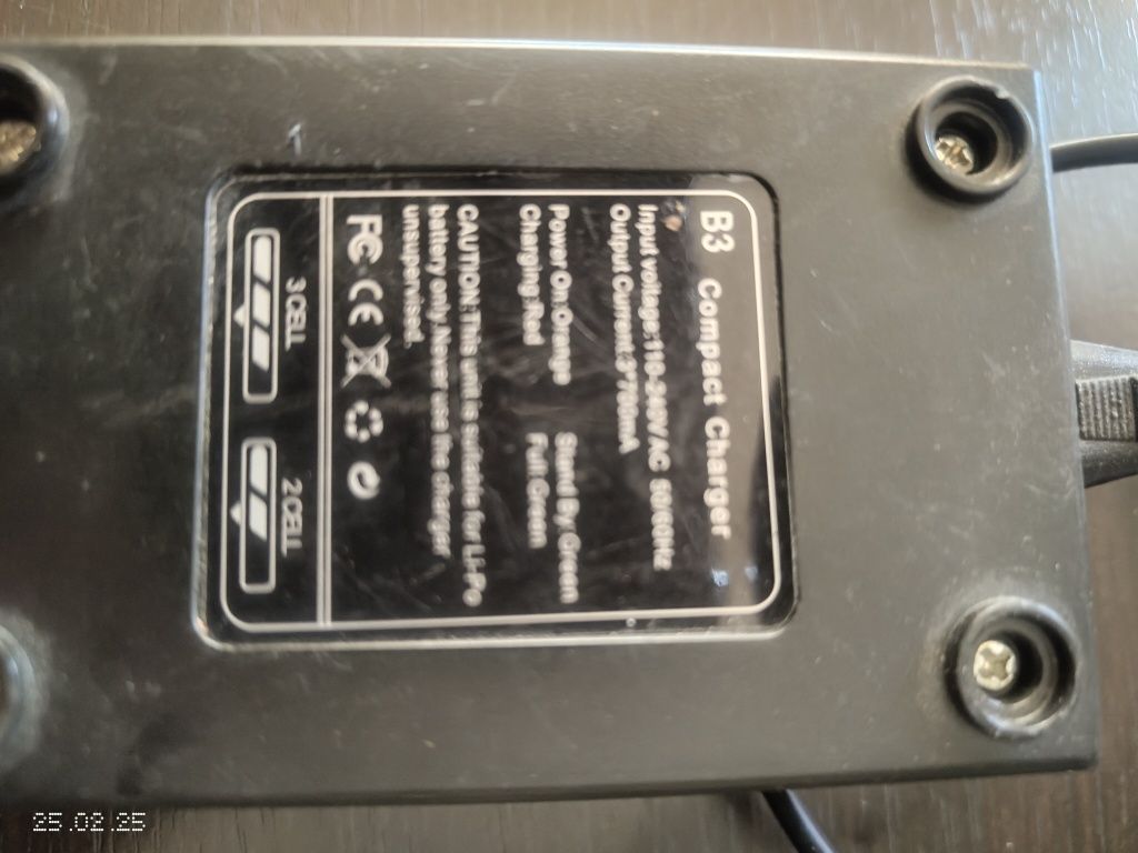 Încărcător acumulatori Li-po