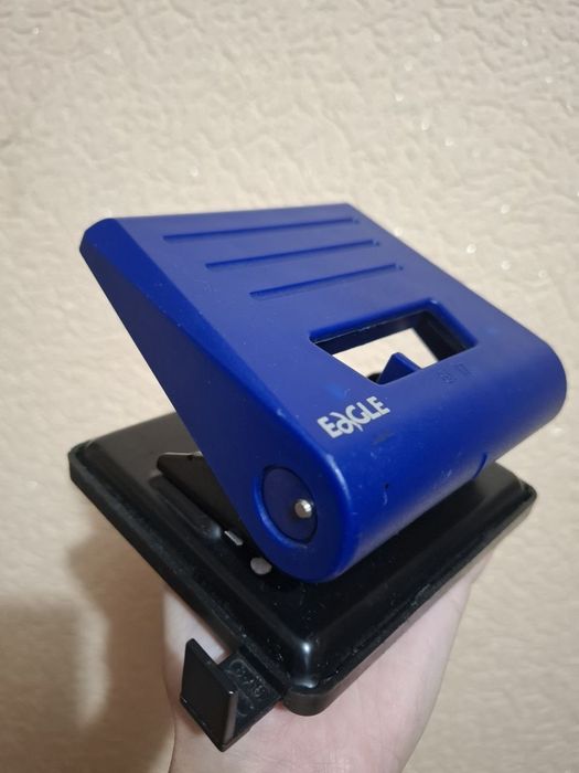 Дырокол Eagle продам