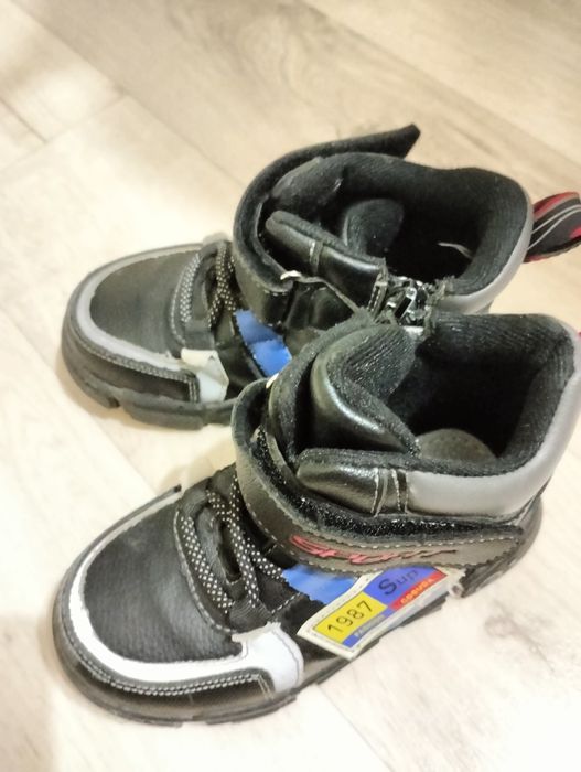 Продам детскую обувь весна -осень  кожанная