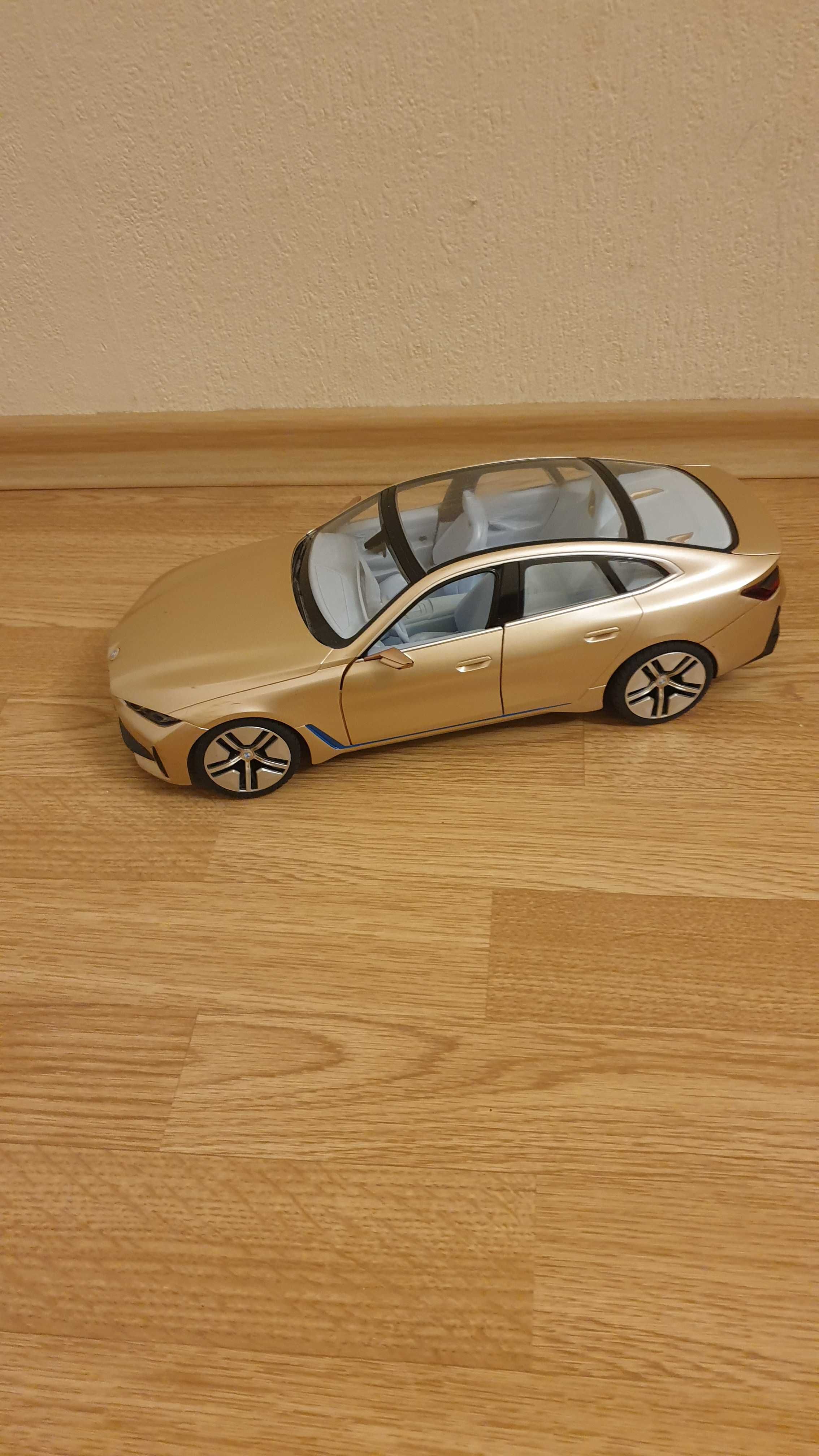Детска кола BMW, дистанционно управление, със светещи фарове, с кутия