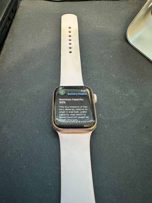 Apple watch SE 86% батерия