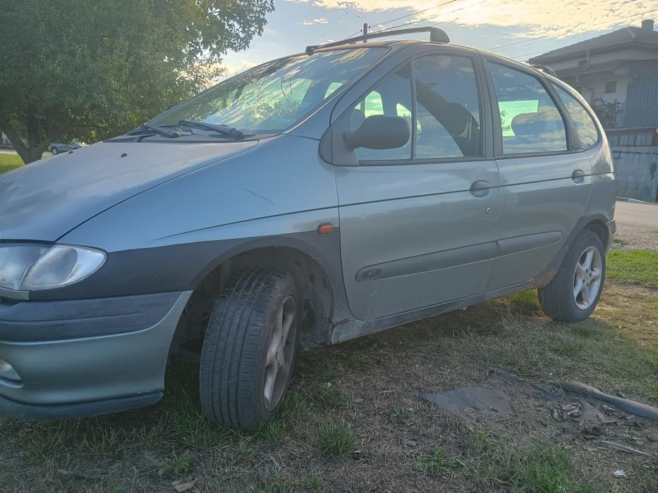 Рено Меган Сценик 1.6