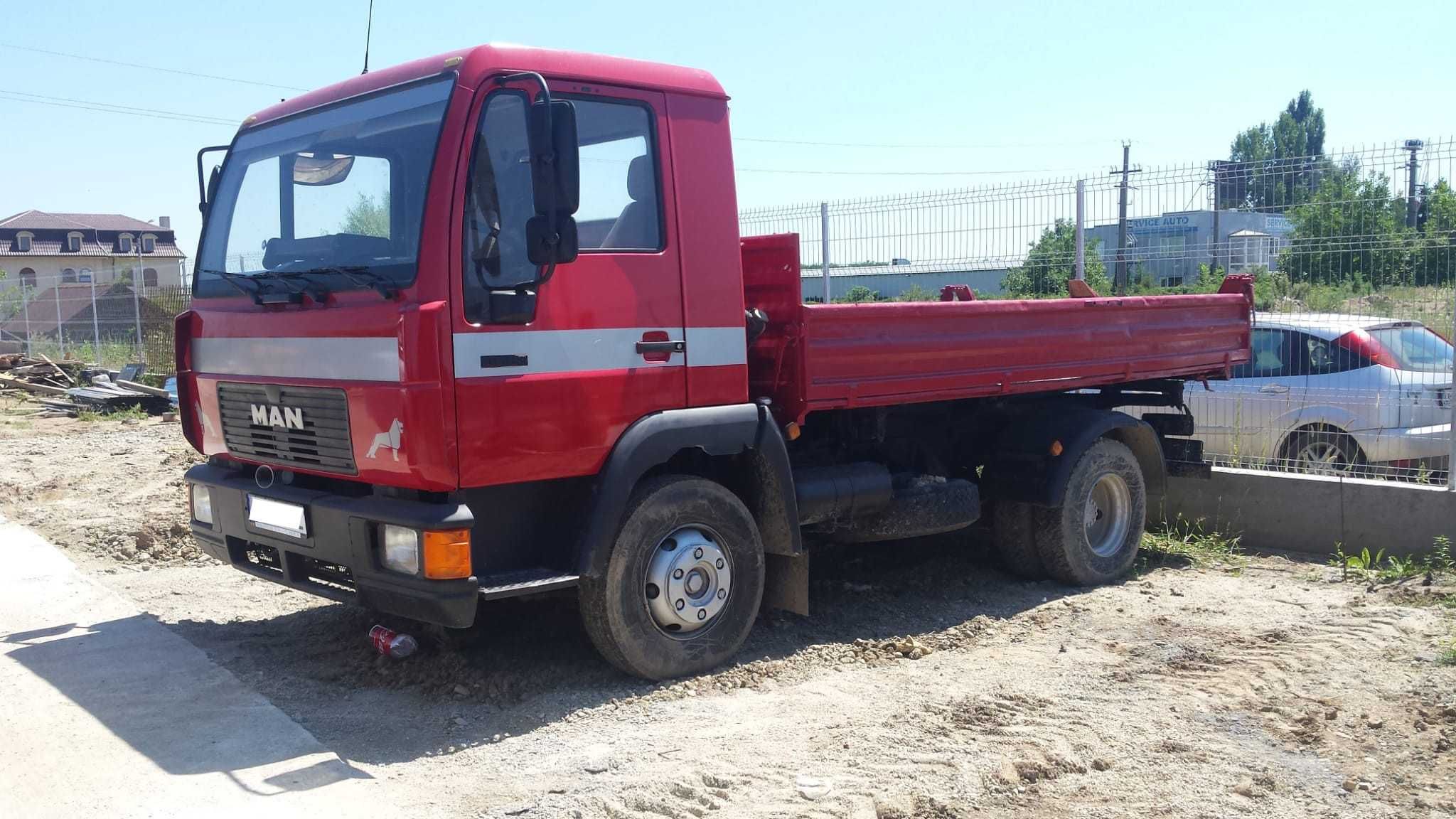 Transport - Camion Platforma cu Macara