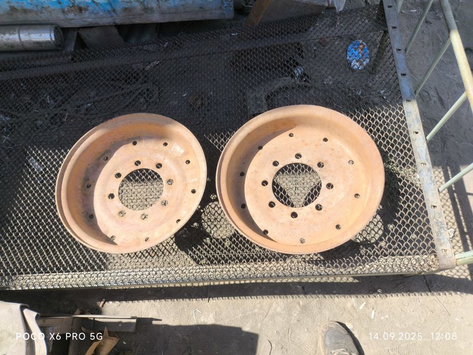 Тракторный прицеп диски 8 дырочный