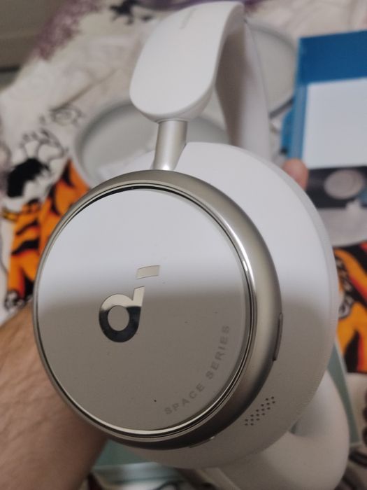 Anker soundcore Space Q45 идеал один раз заряжался