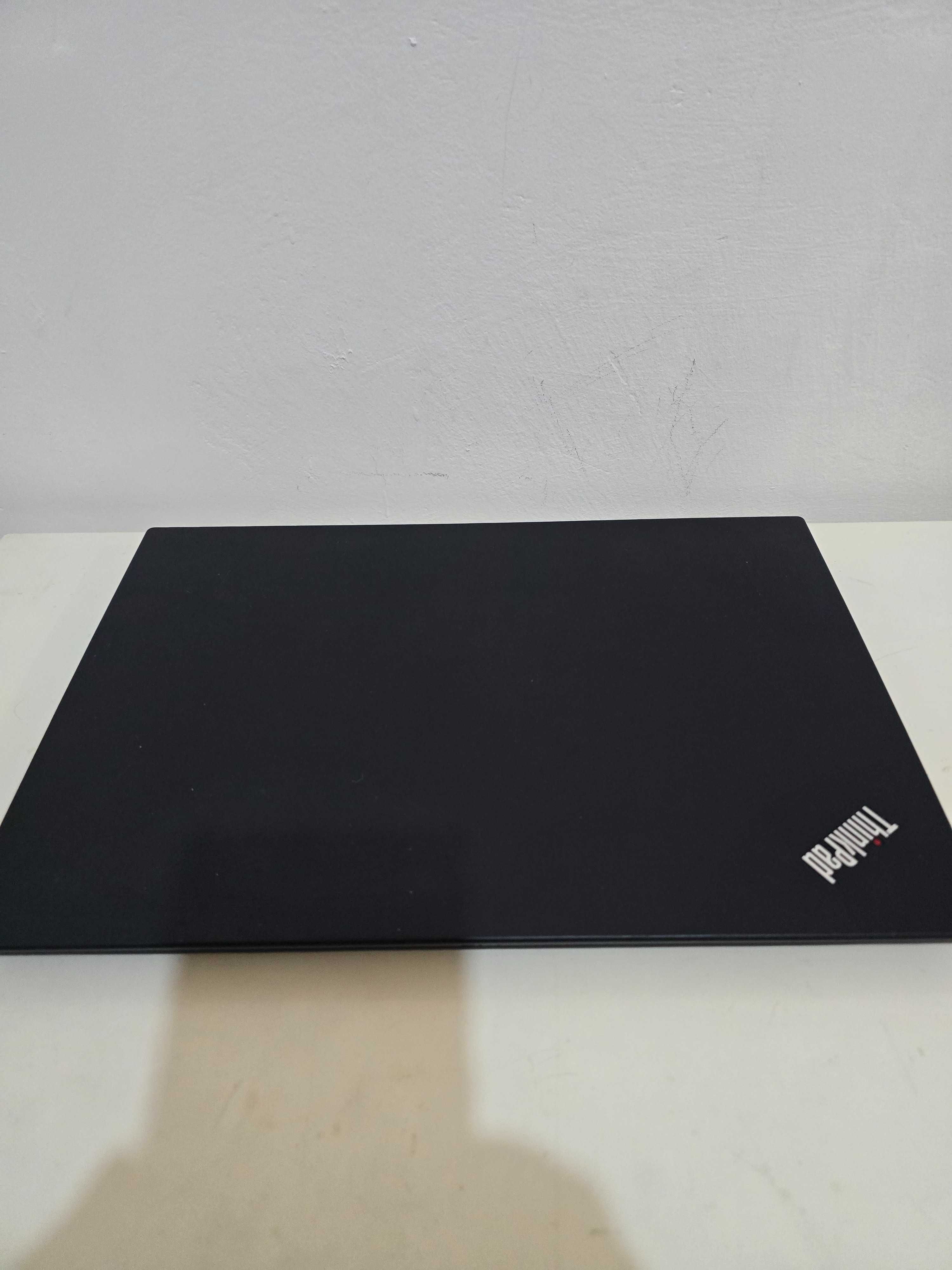 Laptop ThinkPad T490