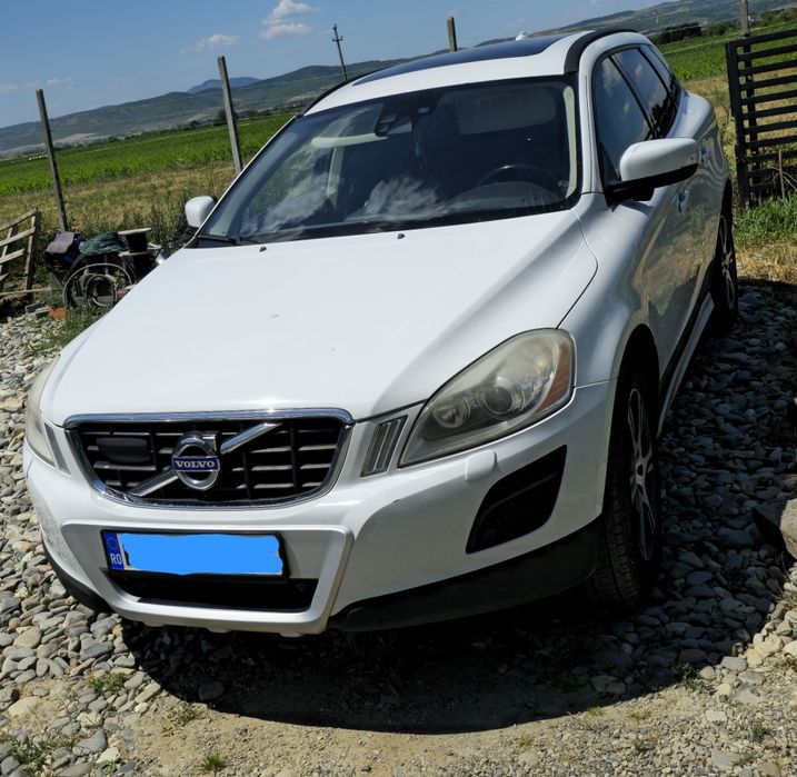 Vând Volvo XC60, tracțiune integrală 4x4, cutie automată, diesel