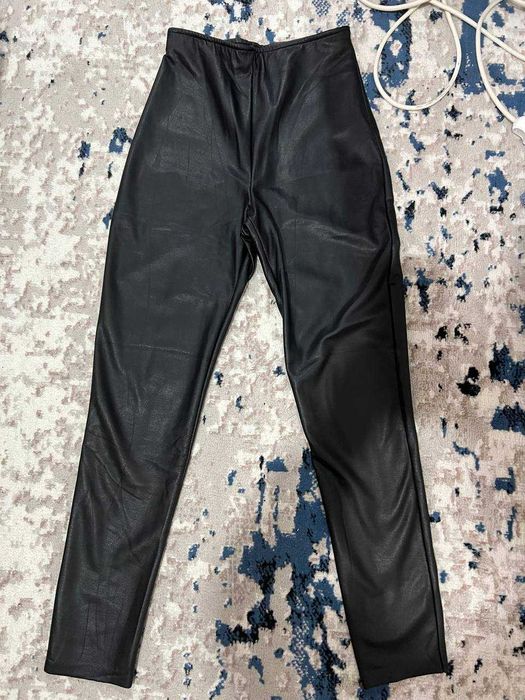 Кожаные леггинсы 36 размера, утепленные, чёрные