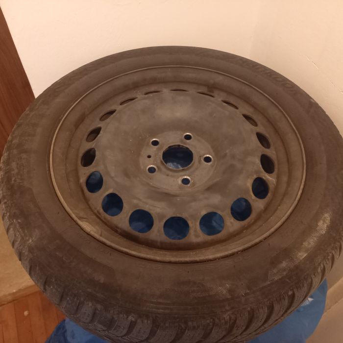 Vând cauciucuri Hankook