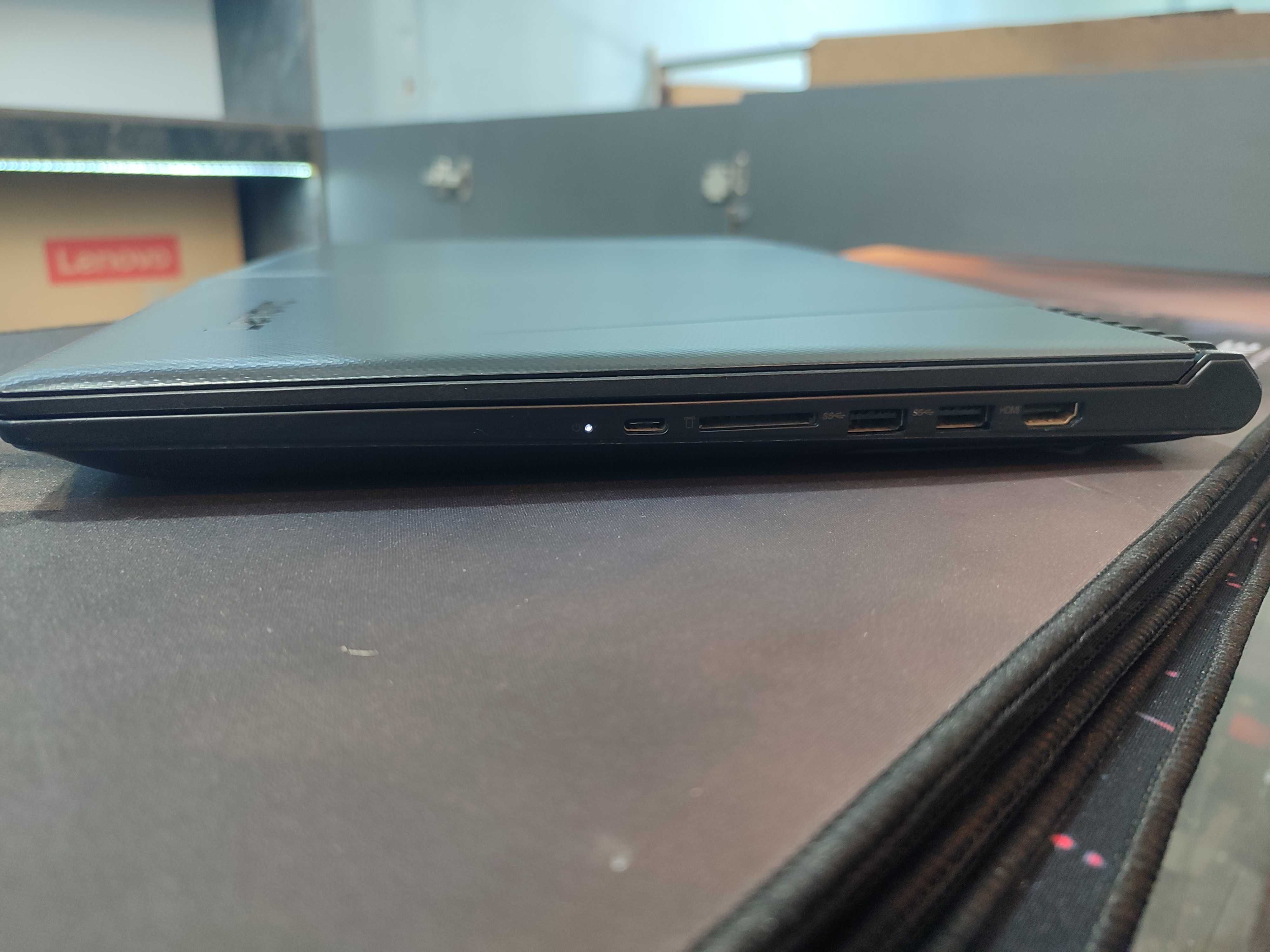 Мощный игравой ноутбук Lenovo Legion Y520 Intel Core i7-7700HQ