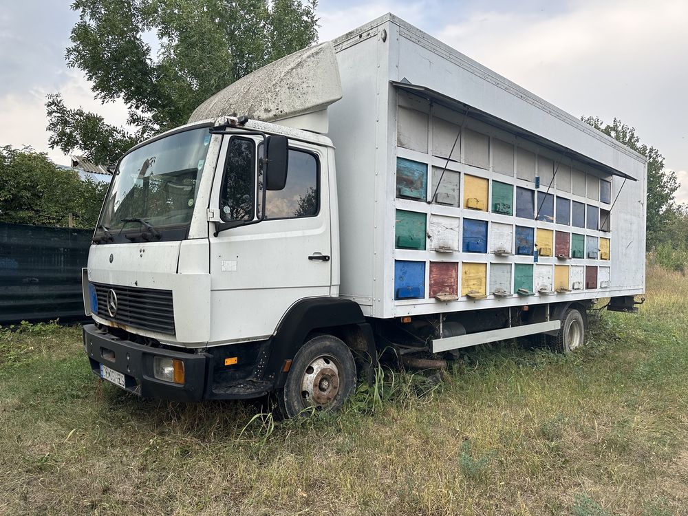 Camion apicol Mercedes Atego