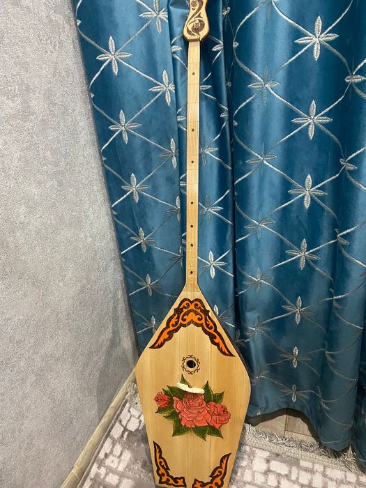 Домбра продам новый