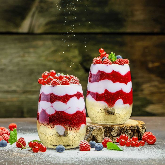 Set 2 pahare de vin fara picior, capacitate 500 ml fiecare, auriu